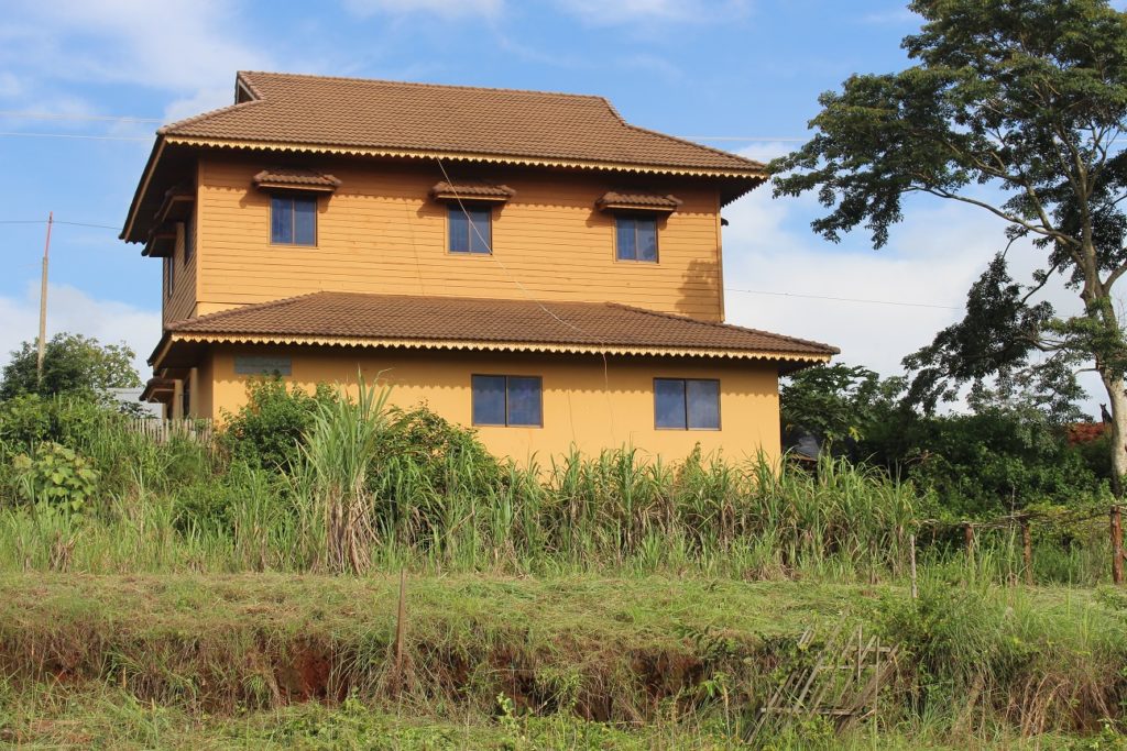 Terre de Lumière - Maison de derrière